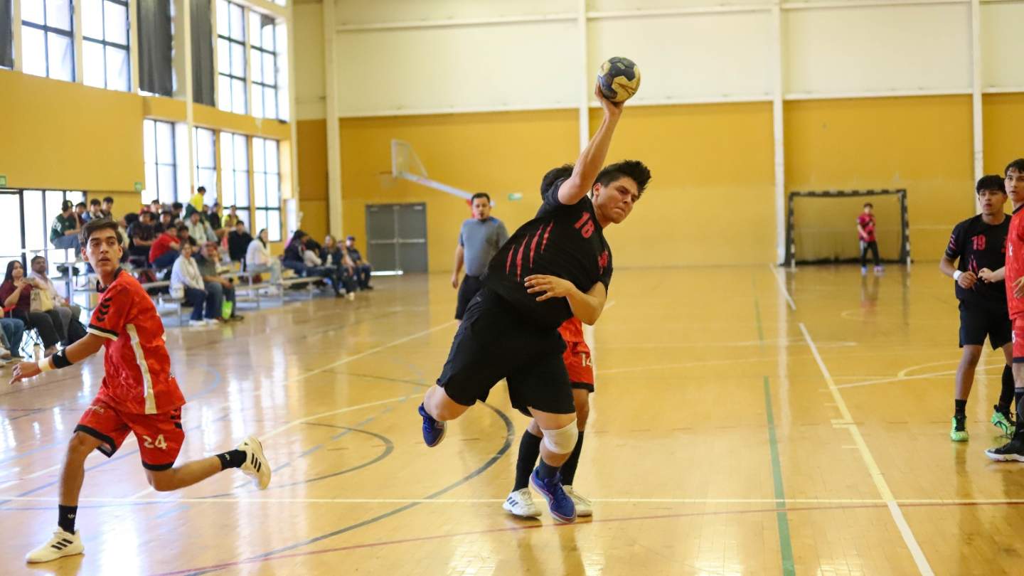 CAEN LOS PRIMEROS GOLES EN LA OLIMPIADA ESTATAL DE HANDBALL 